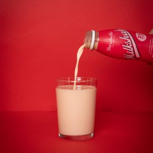 Barebells uvádza na trh nový malinový milkshake
